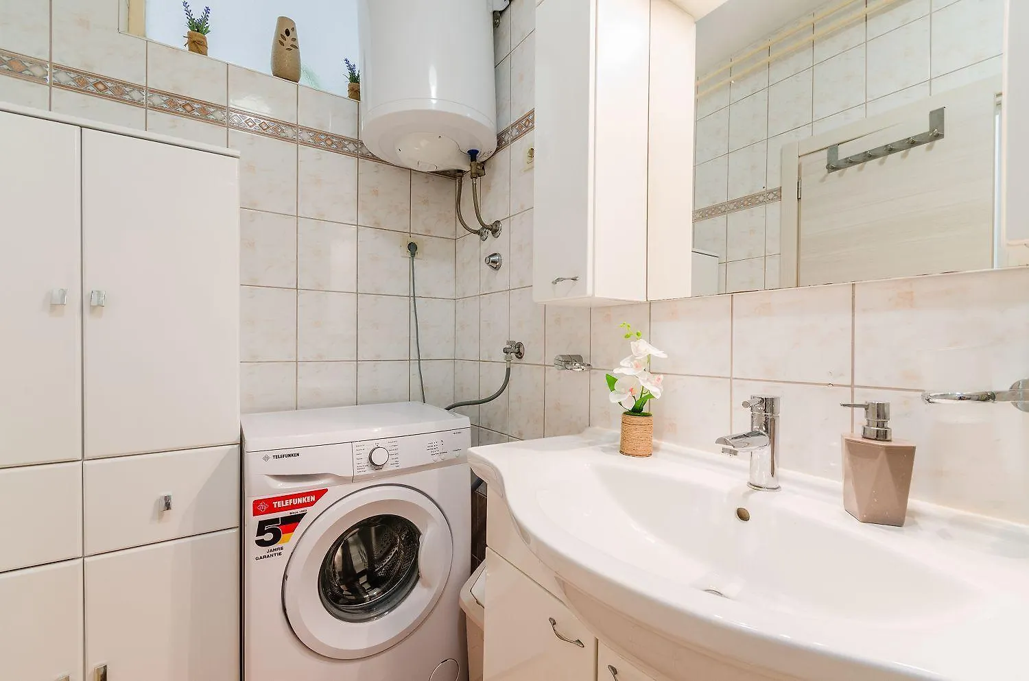 Charmantes Apartment Nur 250 Meter Zum Sandstrand Mit Privater Terrasse, Liegen, Grill Crikvenica