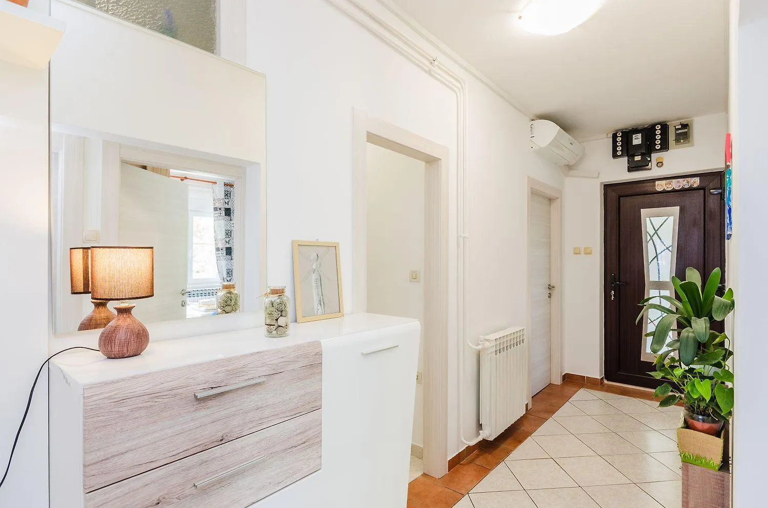 Charmantes Apartment Nur 250 Meter Zum Sandstrand Mit Privater Terrasse, Liegen, Grill Crikvenica