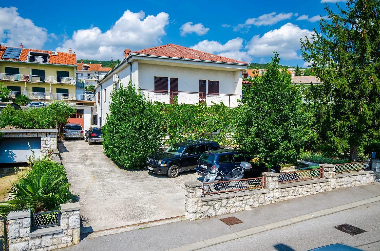 Charmantes Apartment Nur 250 Meter Zum Sandstrand Mit Privater Terrasse, Liegen, Grill Crikvenica