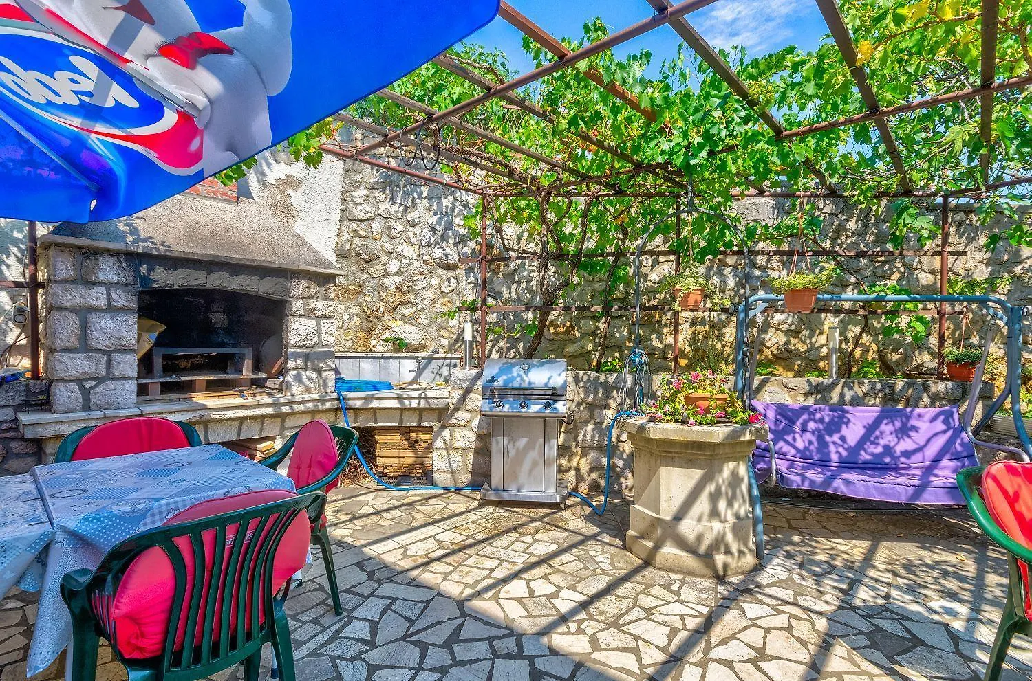 Charmantes Apartment Nur 250 Meter Zum Sandstrand Mit Privater Terrasse, Liegen, Grill Crikvenica